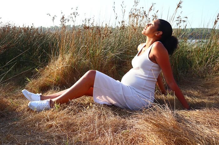 shooting photo grossesse dans la nature